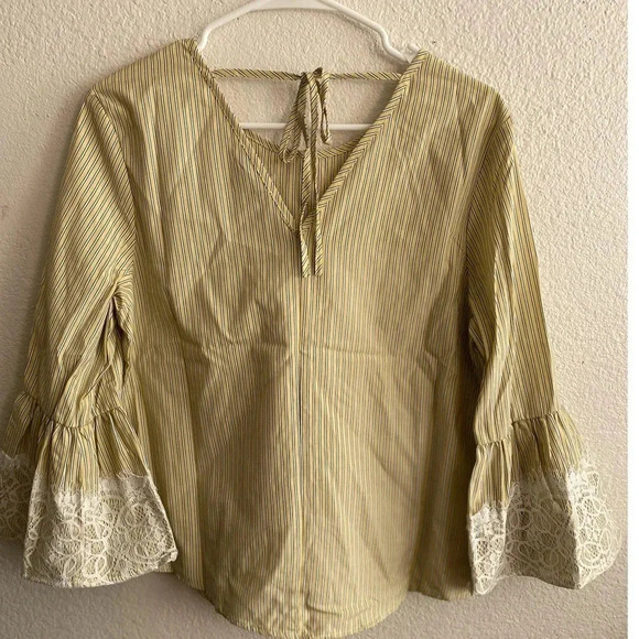 💥🆕Bohemian Bell Long Sleeve Stripped Lace Blouse M🆕 - Picture 2 of 8